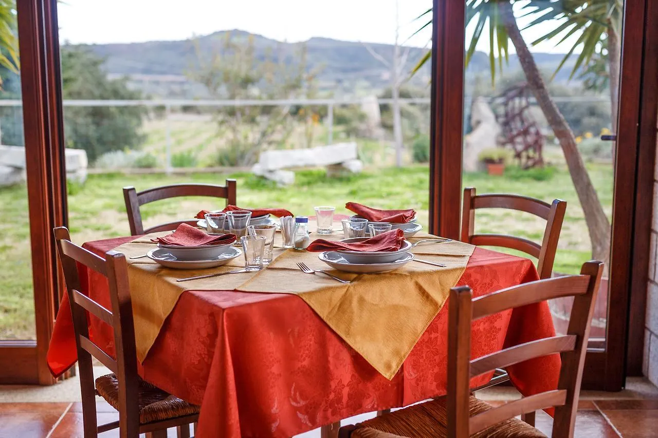 Agriturismo Su Solianu باري ساردو مزرعة للإقامة